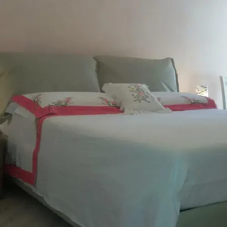 - All'ombra Del Portico Apartment *